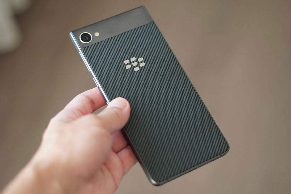 Trên tay BlackBerry Motion Trên tay BlackBerry Motion