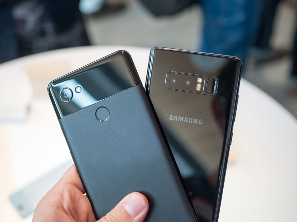 Google Pixel 2 XL vs Samsung Galaxy Note 8