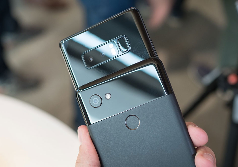Google Pixel 2 XL vs Samsung Galaxy Note 8