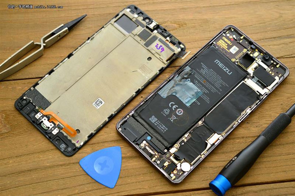 Mổ xẻ Meizu Pro 7 Plus