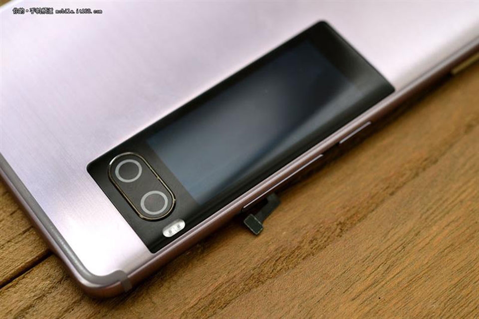 Mổ xẻ Meizu Pro 7 Plus