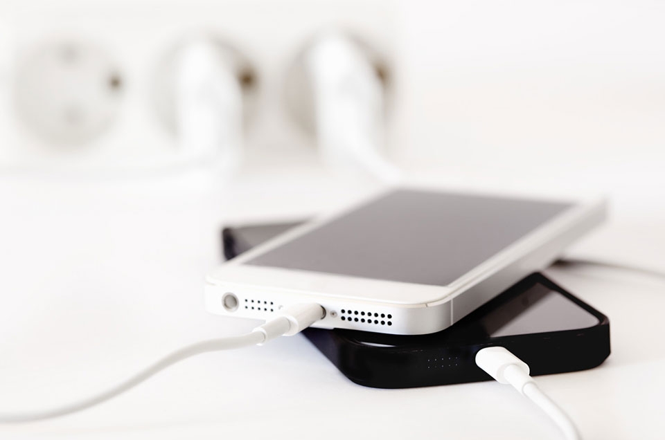 Sạc iPhone qua đêm, liệu có an toàn? Sạc iPhone qua đêm, liệu có an toàn?