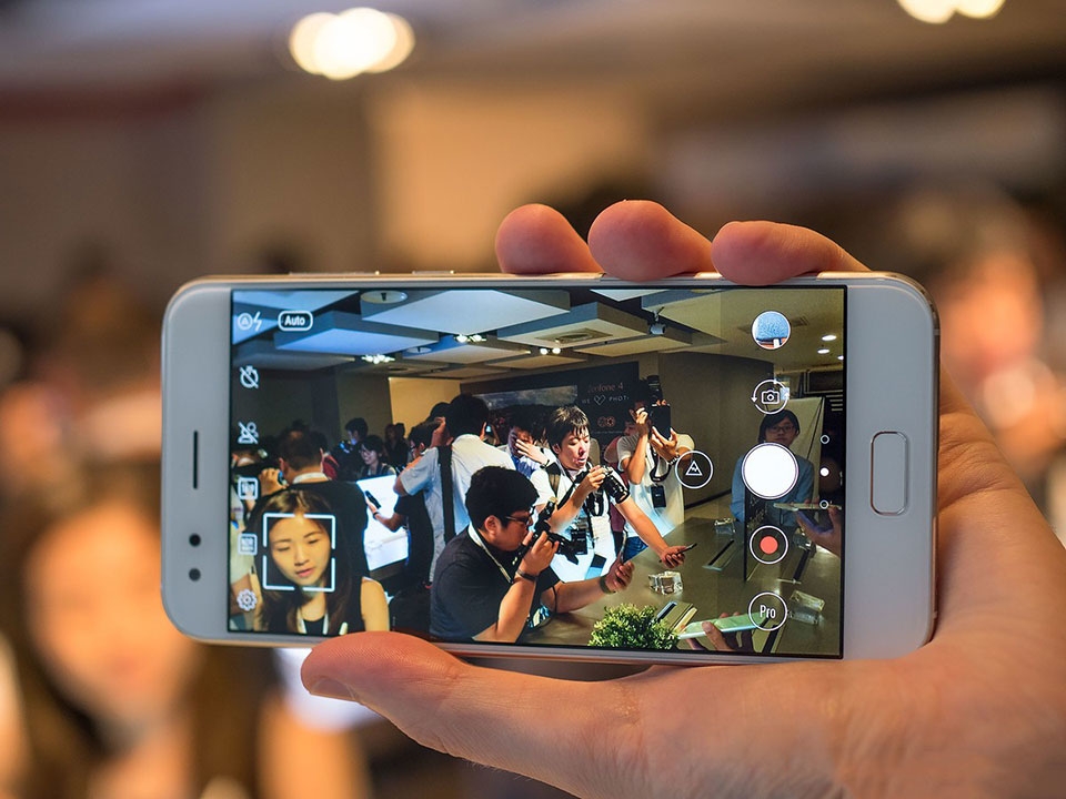 Trên tay Asus ZenFone 4 Series
