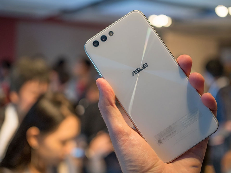 Trên tay Asus ZenFone 4 Series