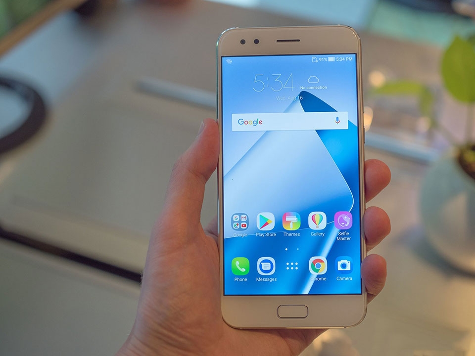 Trên tay Asus ZenFone 4 Series