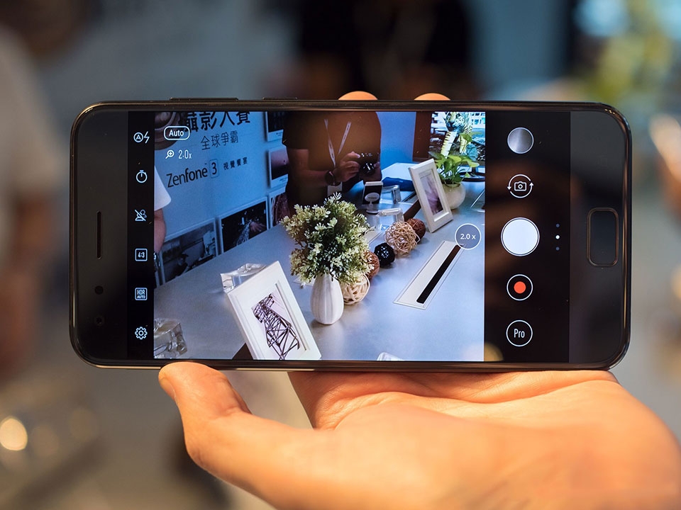 Trên tay Asus ZenFone 4 Series