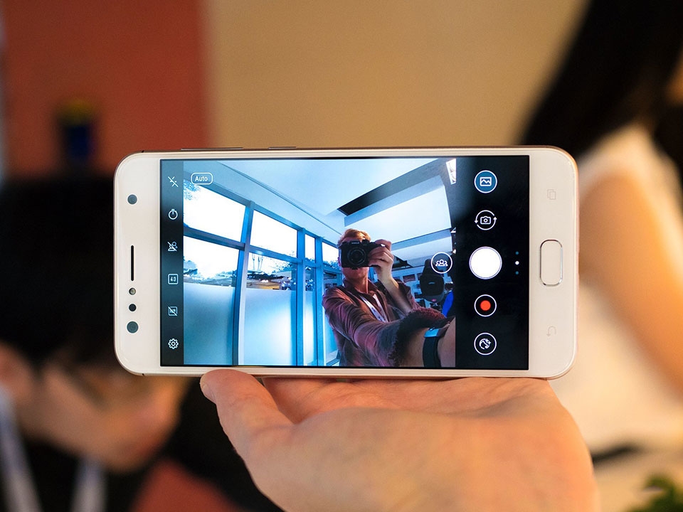 Trên tay Asus ZenFone 4 Series