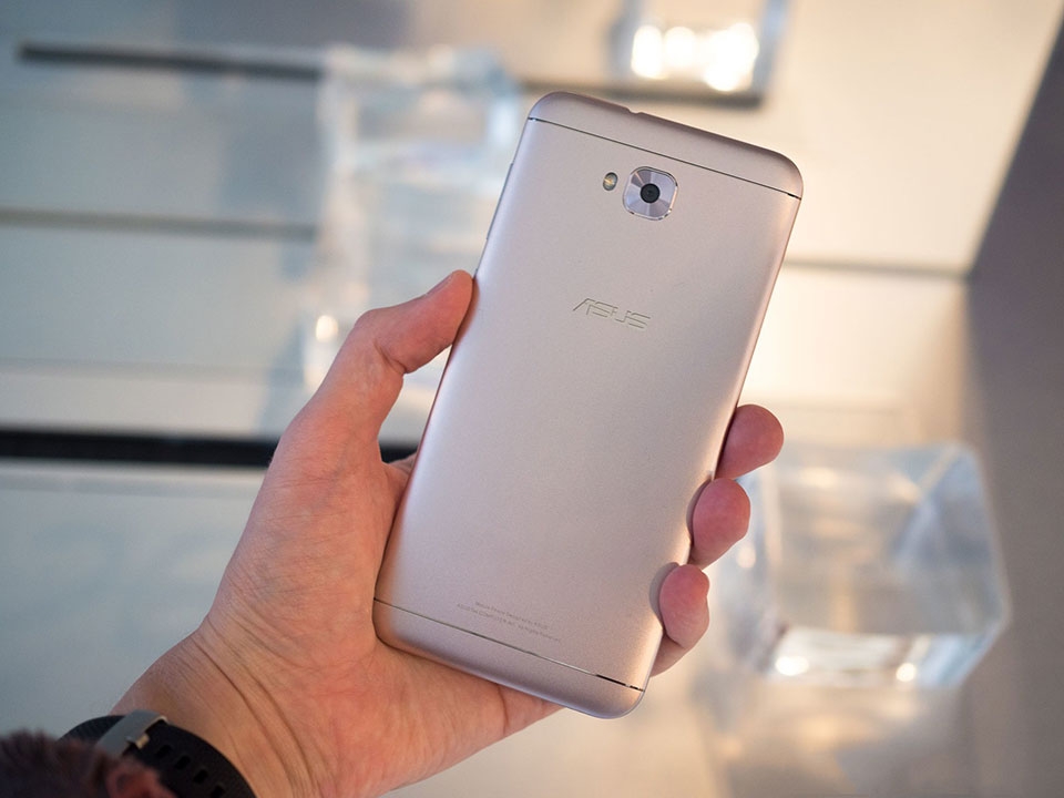 Trên tay Asus ZenFone 4 Series