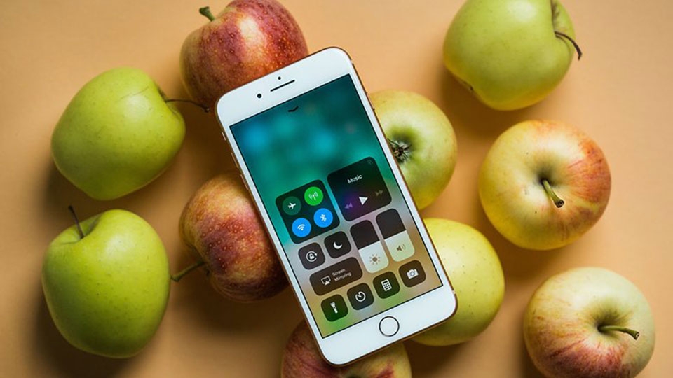 iPhone 8 Plus: Hình dáng cổ điển, công nghệ tương lai iPhone 8 Plus: Hình dáng cổ điển, công nghệ tương lai