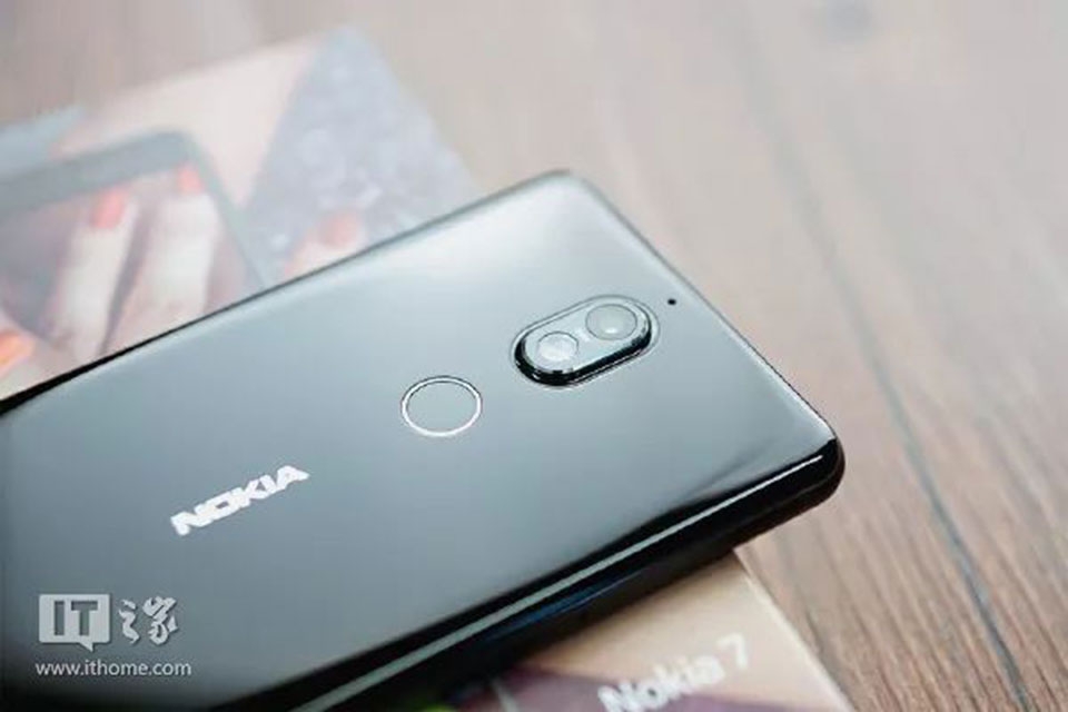 Mở hộp Nokia 7 Mở hộp Nokia 7