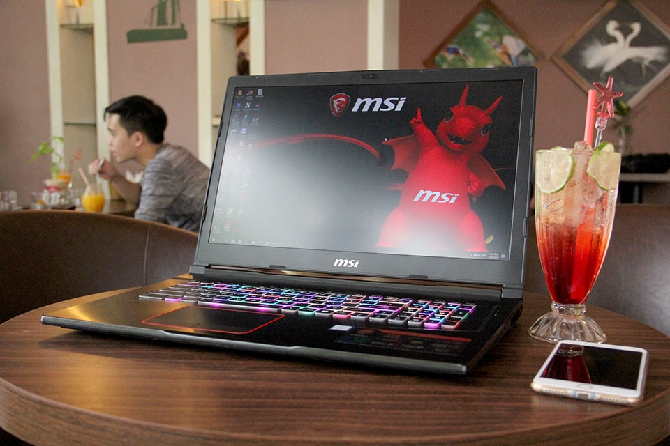 Trên tay MSI GE73VR Raider