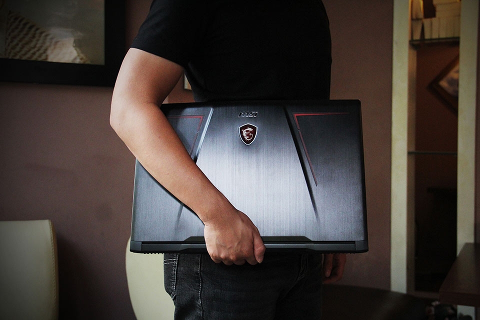Trên tay MSI GE73VR Raider