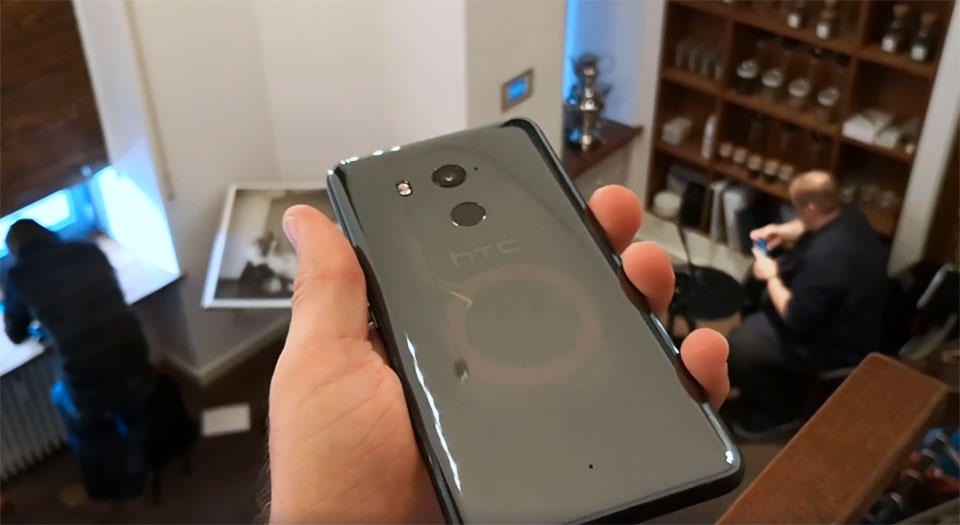 Trên tay HTC U11 Plus trước giờ ra mắt