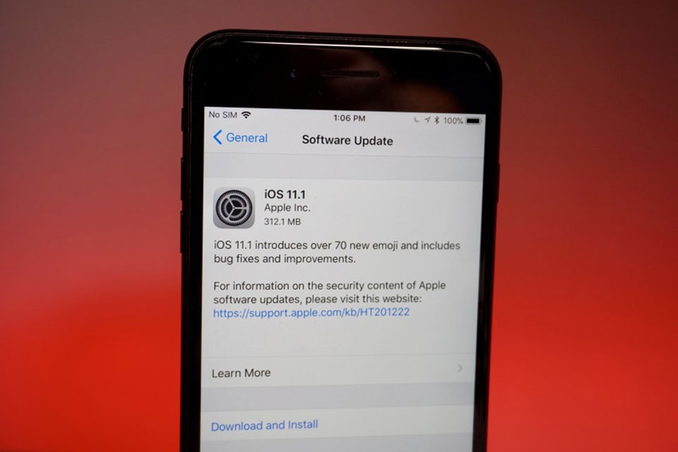 Có nên cập nhật iOS 11.1 không?