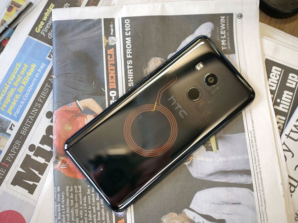 Trên tay HTC U11 Plus