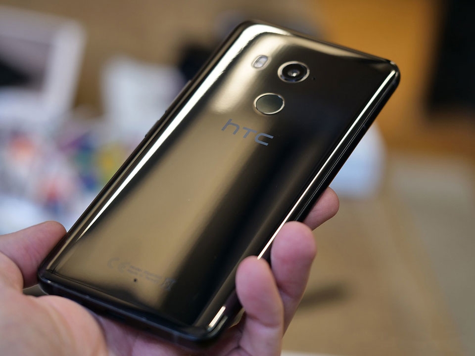 Trên tay HTC U11 Plus