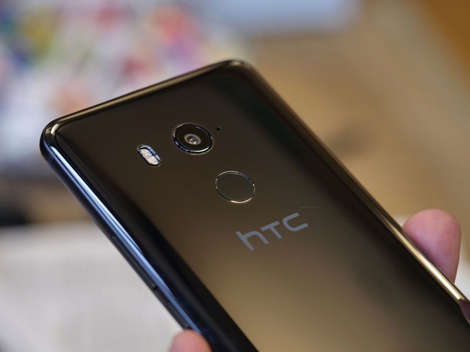 Trên tay HTC U11 Plus