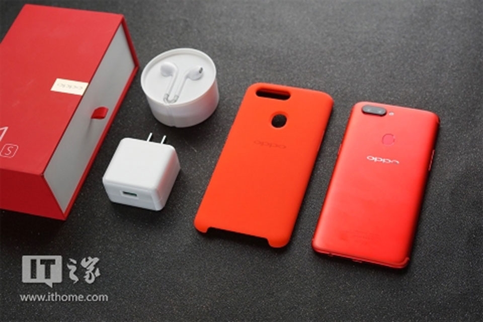 Mở hộp OPPO R11s Special Red