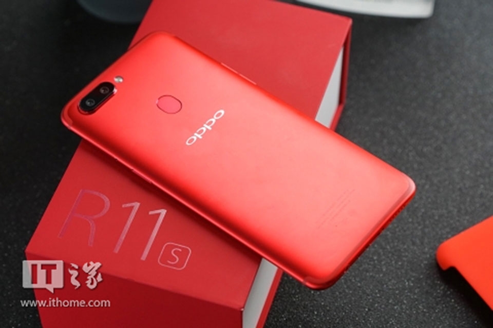 Mở hộp OPPO R11s Special Red