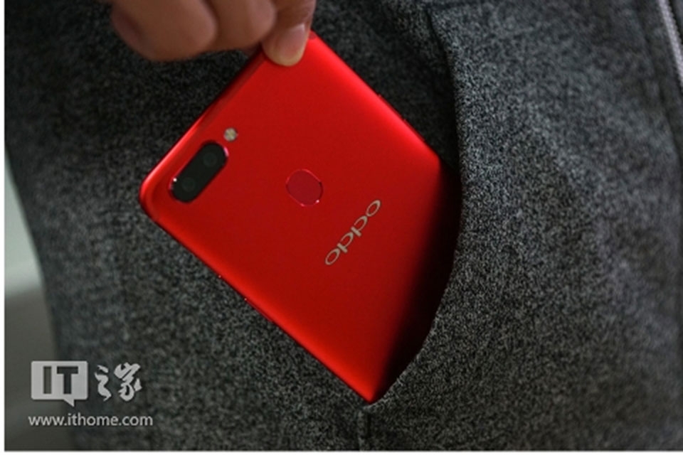 Mở hộp OPPO R11s Special Red