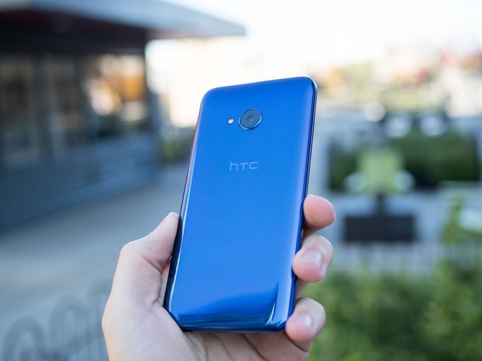 Trên tay HTC U11 Life