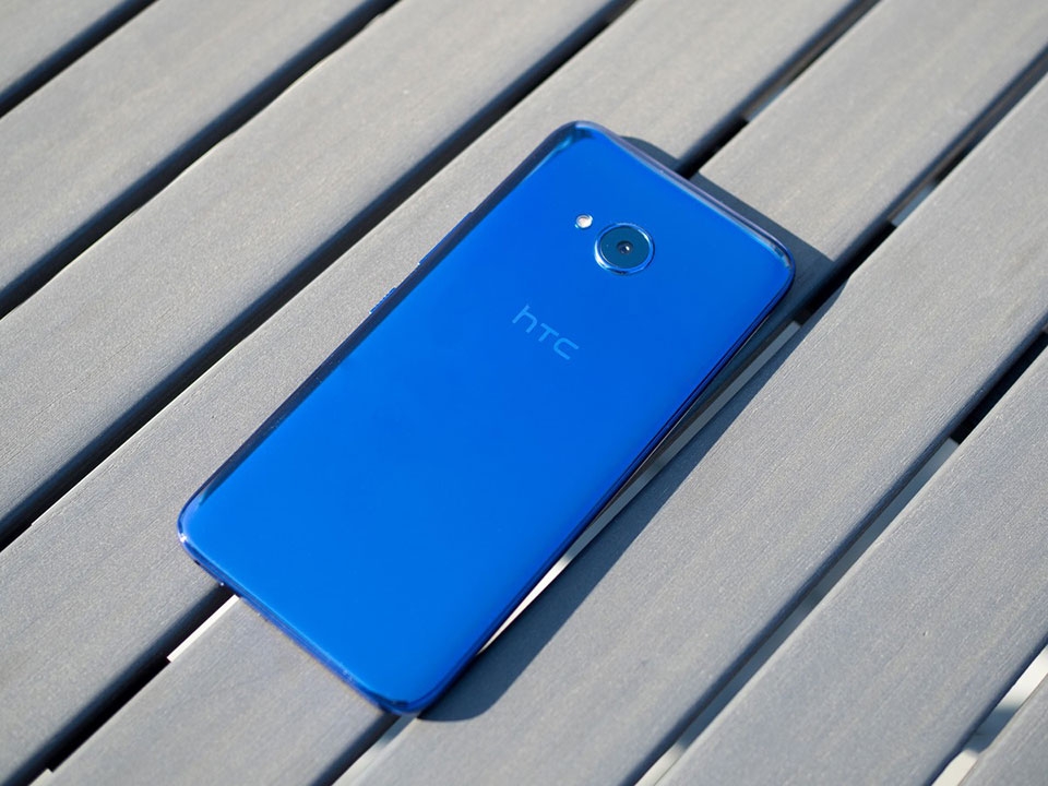 Trên tay HTC U11 Life