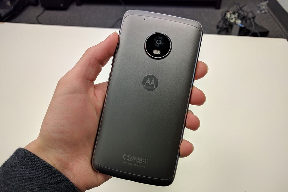 LG Q6 vs Moto G5 Plus