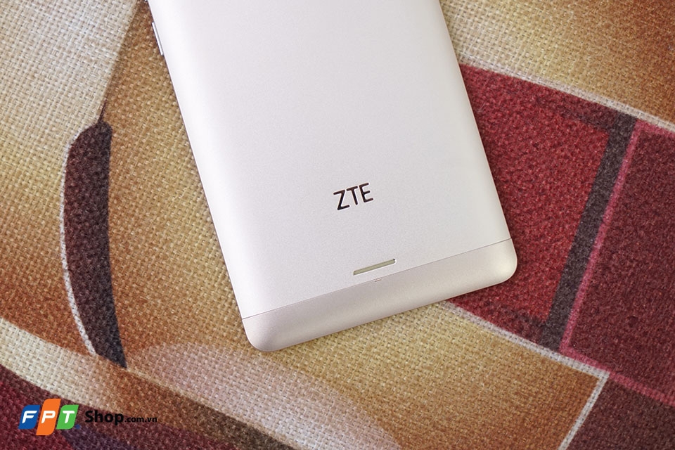 Trên tay ZTE Blade Wave 3 tại FPT Shop