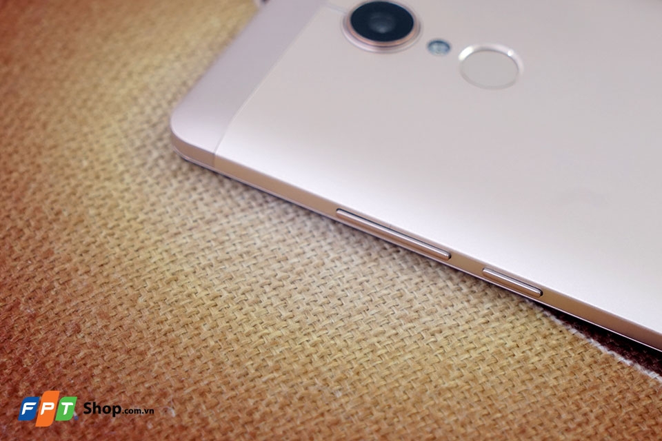 Trên tay ZTE Blade Wave 3 tại FPT Shop