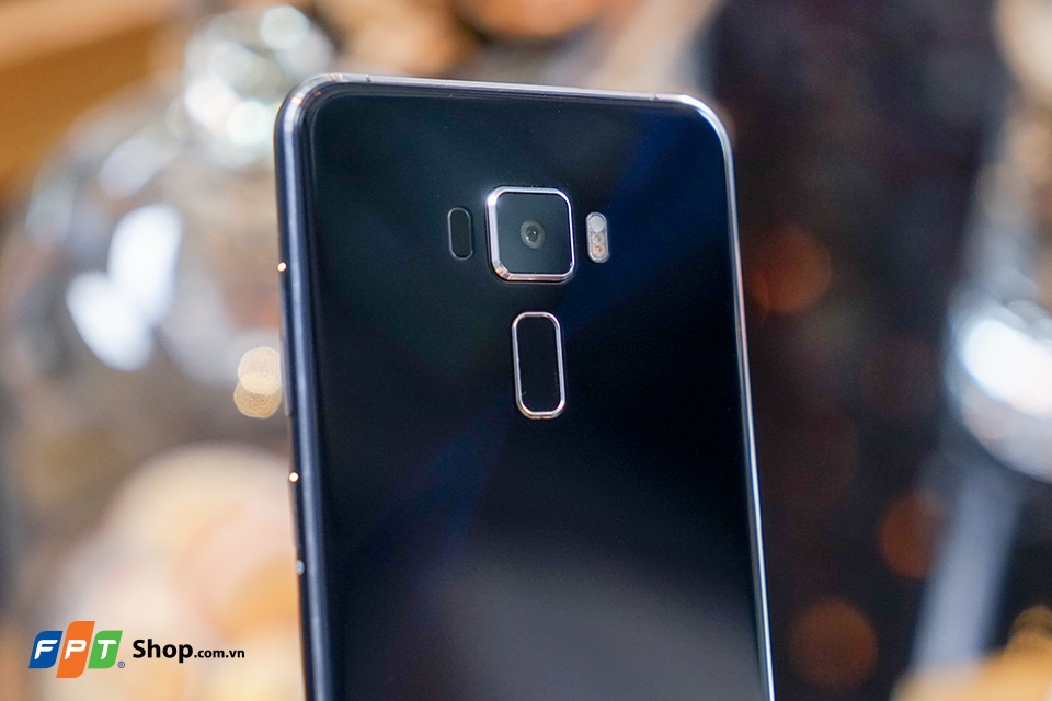 Trên tay Asus ZenFone 3: Thay đổi lớn trong thiết kế và trải nghiệm