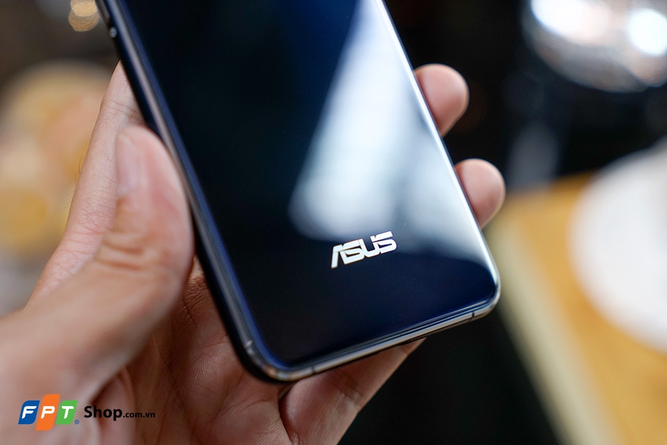 Trên tay Asus ZenFone 3: Thay đổi lớn trong thiết kế và trải nghiệm