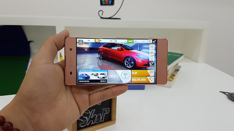 Hài lòng khả năng xử lý, chơi game trên Xperia XA