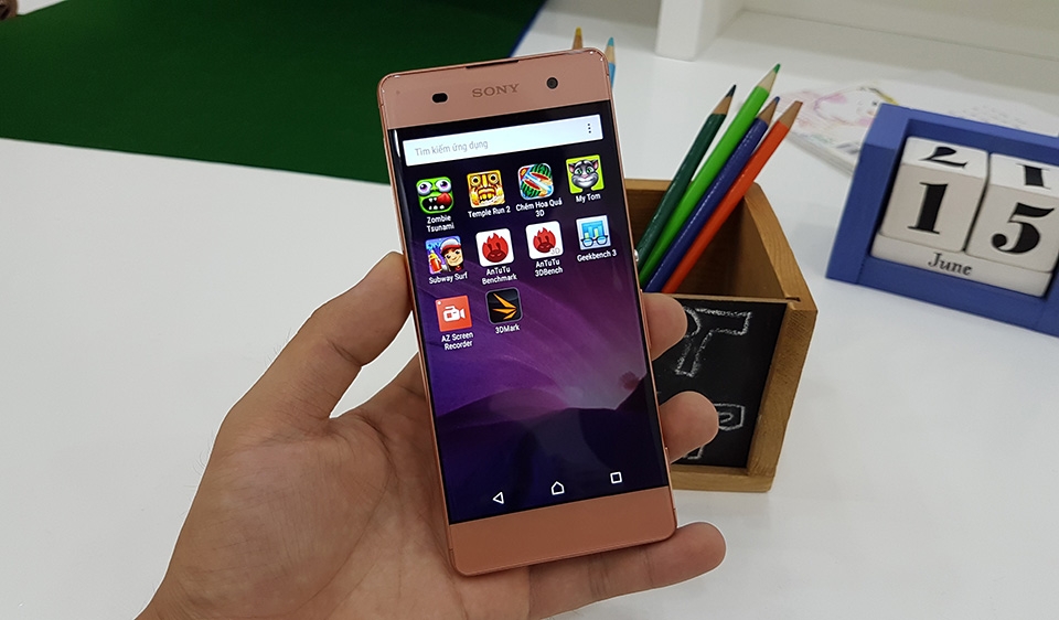 Hài lòng khả năng xử lý, chơi game trên Xperia XA