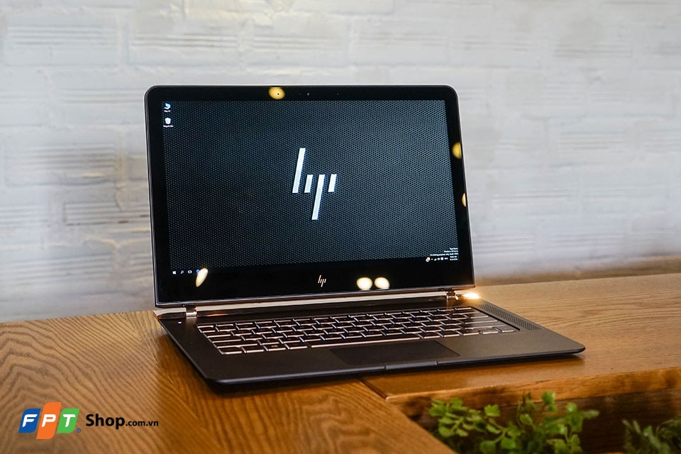 Đánh giá laptop mỏng nhất thế giới HP Spectre 13