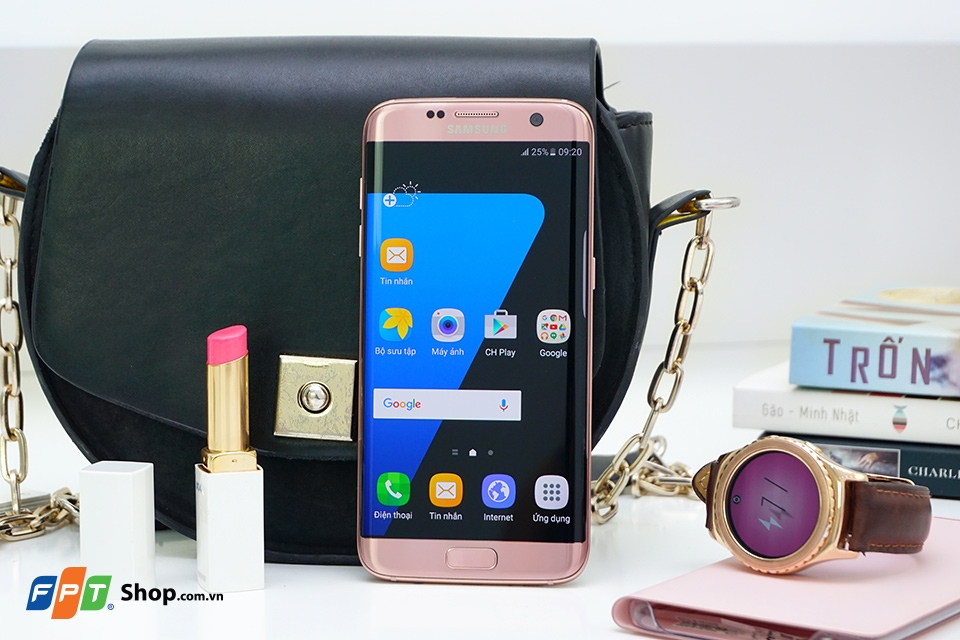 Trên tay Samsung Galaxy S7 edge vàng hồng nam tính tại FPT Shop