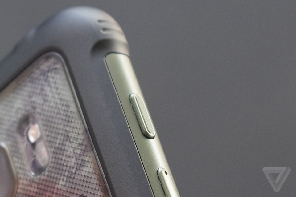 Trên tay Samsung Galaxy S7 active