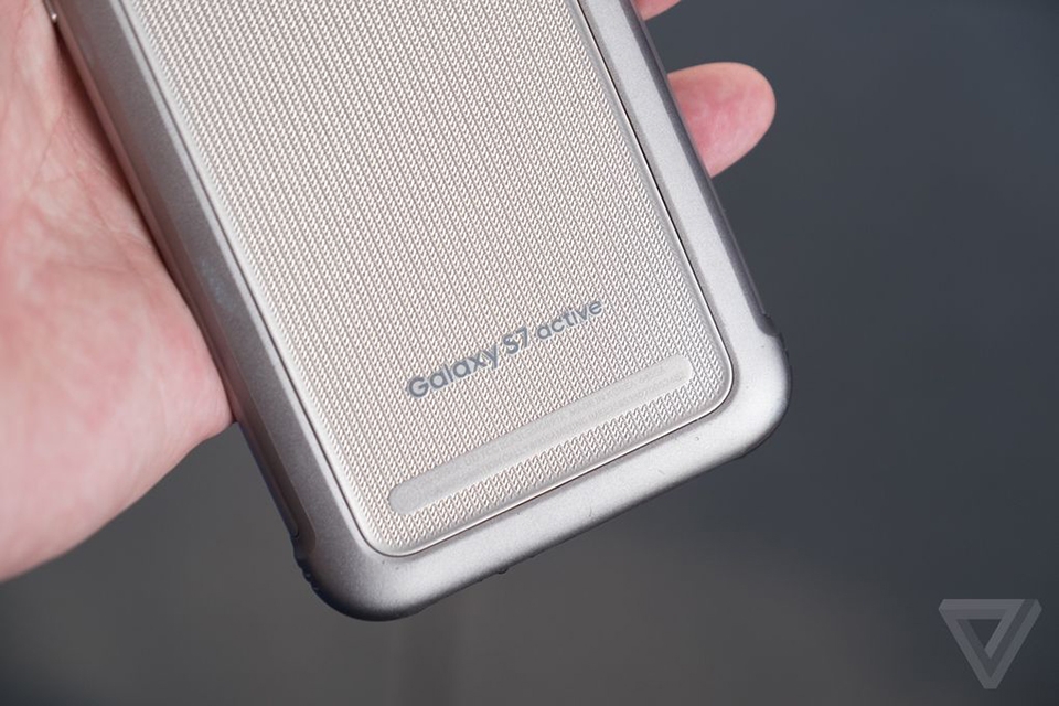 Trên tay Samsung Galaxy S7 active