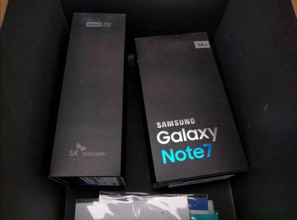 Lộ hộp và thông số kĩ thuật chính xác của Samsung Galaxy Note 7 Những chiếc Note 7 mà Samsung đem tới sự kiện Unpacked 2016 tối nay.