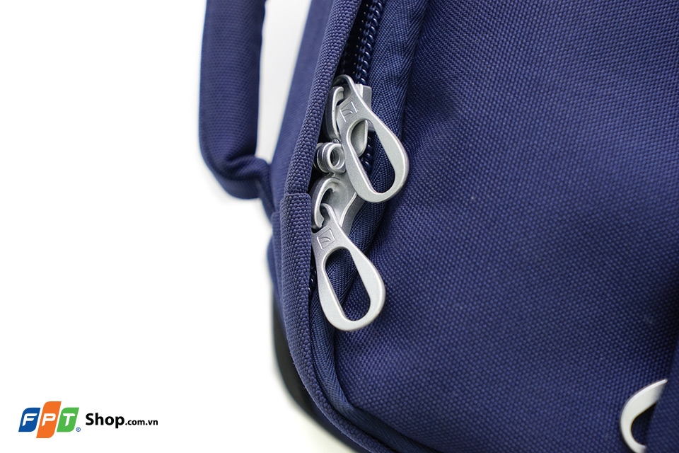 Trên tay balo hàng hiệu Tucano tặng kèm Samsung Galaxy A9 Pro