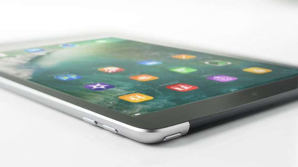 iPad Wi-Fi 32GB (2017) iPad Wi-Fi 32GB (2017)