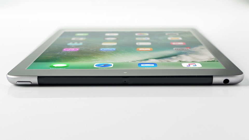iPad Wi-Fi 32GB (2017) iPad Wi-Fi 32GB (2017)