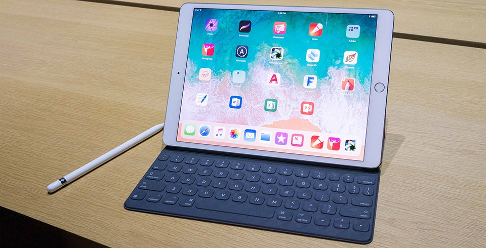 Apple iPad Pro 10.5 inch vs iPad 9.7 inch (2017)