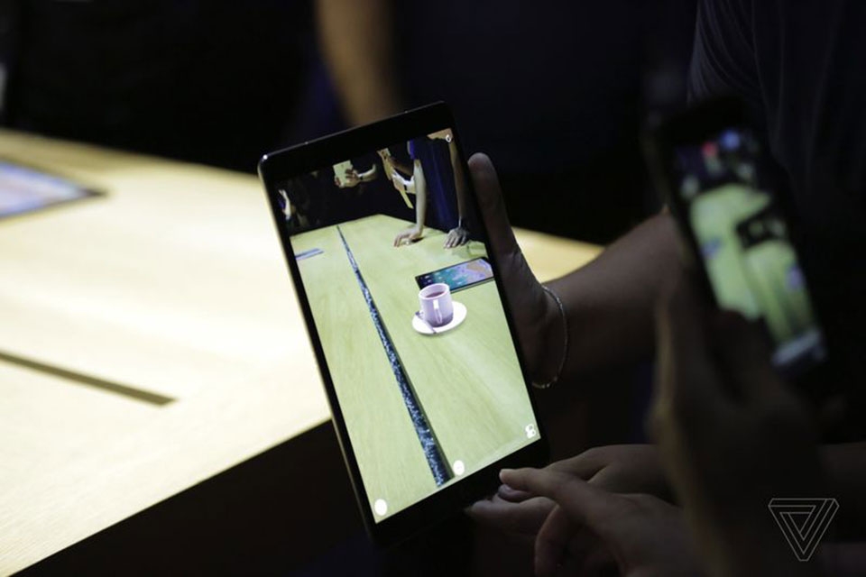 Trên tay iPad Pro 10.5 inch