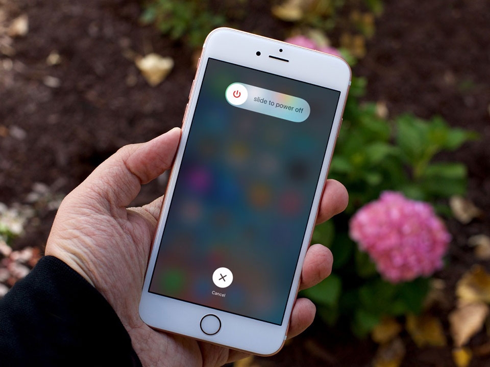 Khởi động lại iPhone không dùng phím cứng với iOS 11