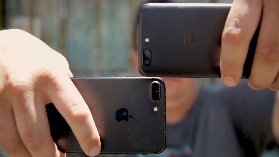 So sánh camera OnePlus 5 với iPhone 7 Plus