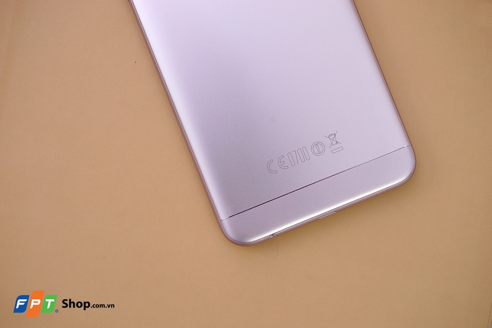 OPPO F3