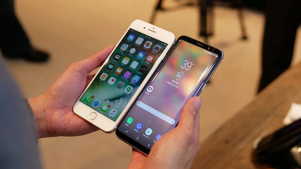 Galaxy S8 vs iPhone