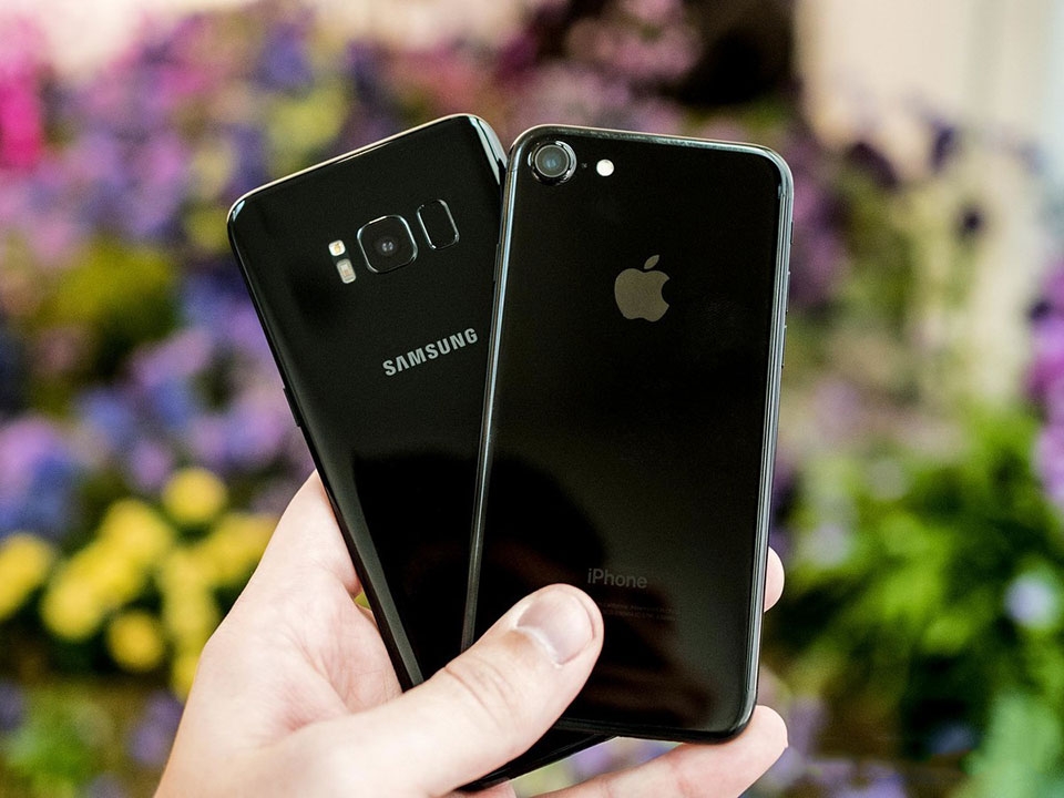 Samsung Galaxy S8 vs iPhone 7