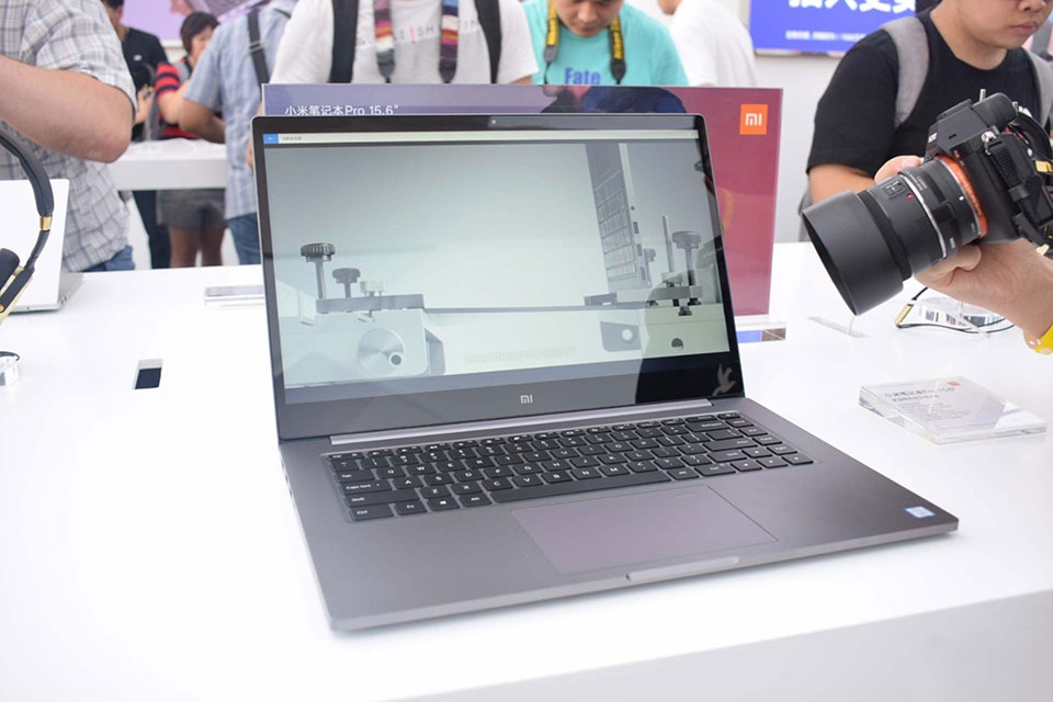 Trên tay Xiaomi Mi Notebook Pro Trên tay Xiaomi Mi Notebook Pro