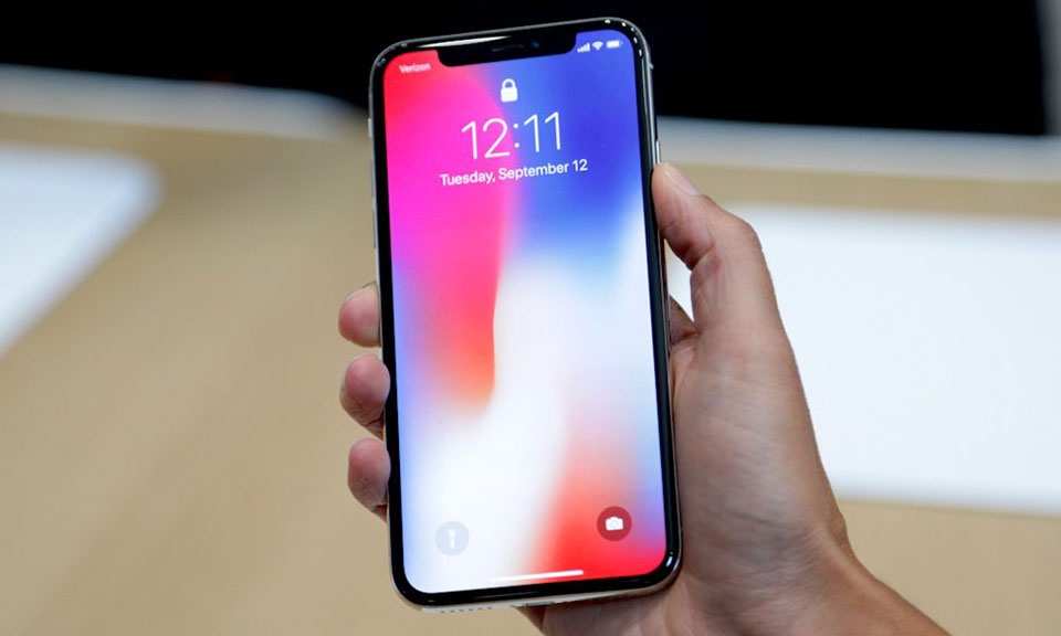 Lý do để bạn nên chọn iPhone X thay vì iPhone 8